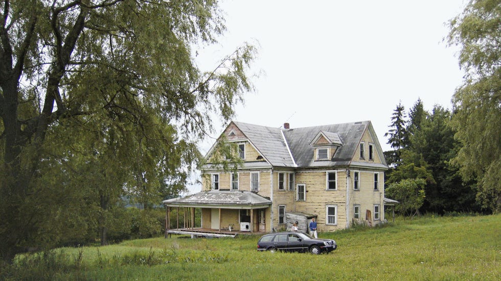 Plant, Window, House, Property, Land lot, Home, Building, Roof, Real estate, Manor house, Plant, Window, House, Property, Land lot, Home, Building, Roof, Real estate, Manor house,