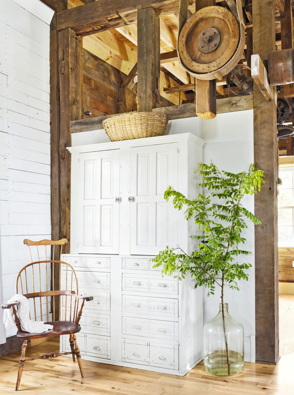 Wood, Hardwood, Door, Windsor chair, Home door, Lock, Wood stain, Brass, Bronze, Wood, Hardwood, Door, Windsor chair, Home door, Lock, Wood stain, Brass, Bronze,