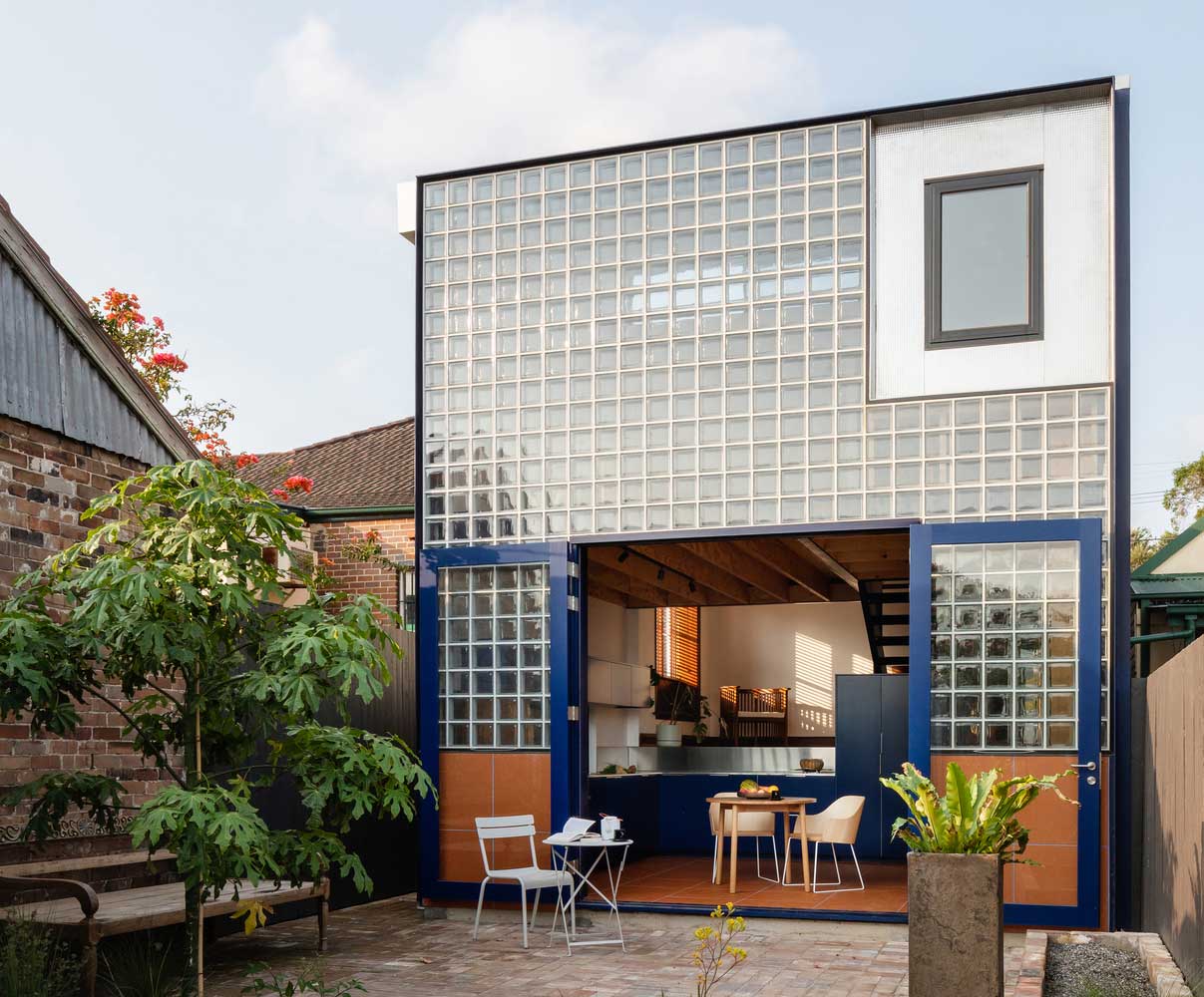 Glass Block Walls Exterior / 3 Benefits of Using