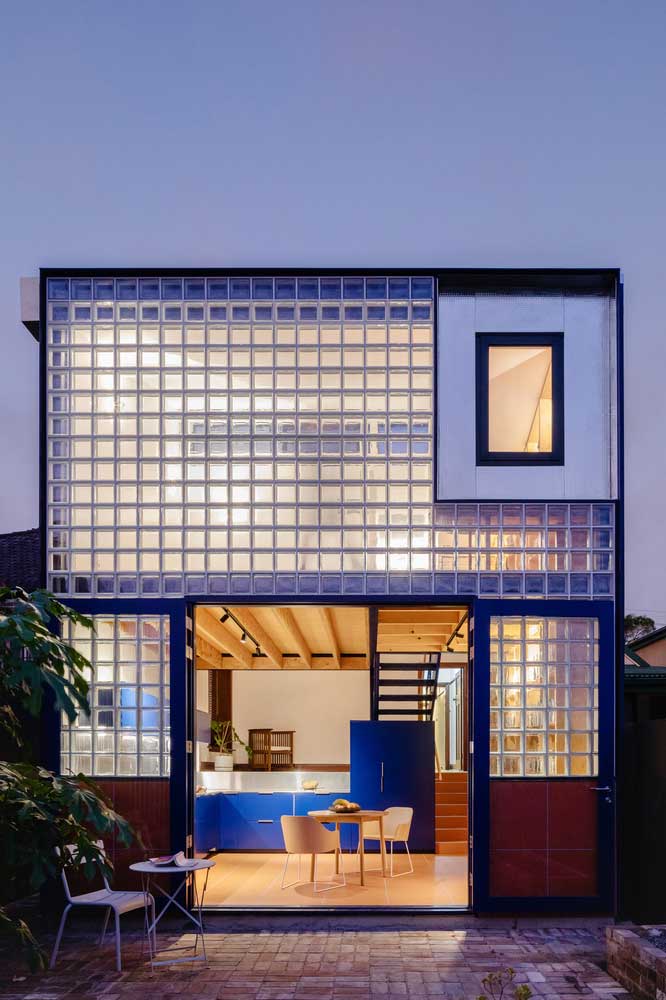 Glass Block Walls Exterior / 3 Benefits of Using