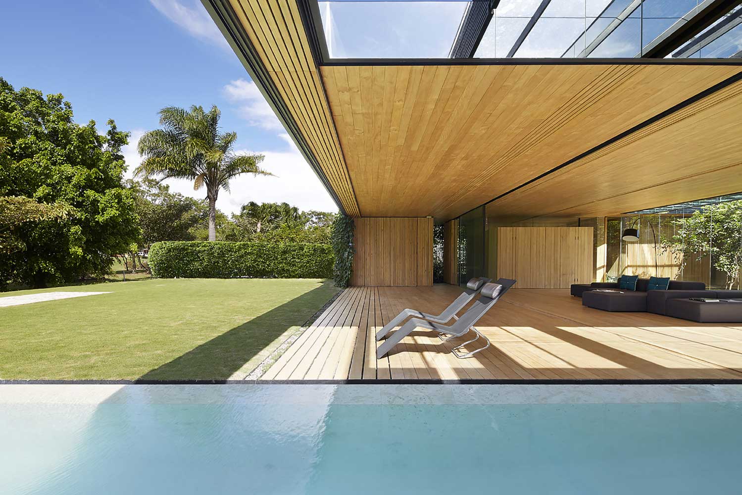 beautiful courtyard gardens