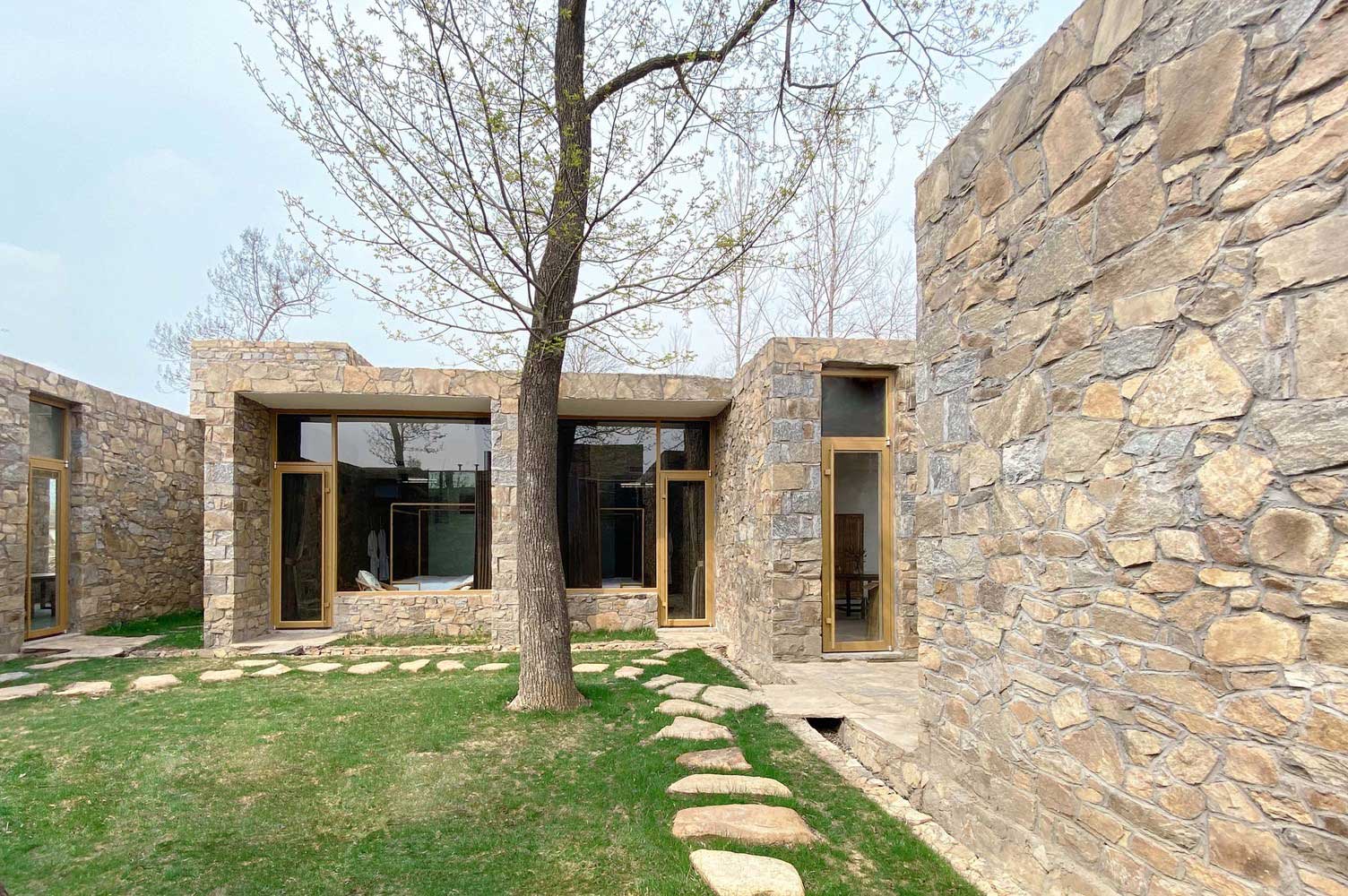 small interior courtyard designs