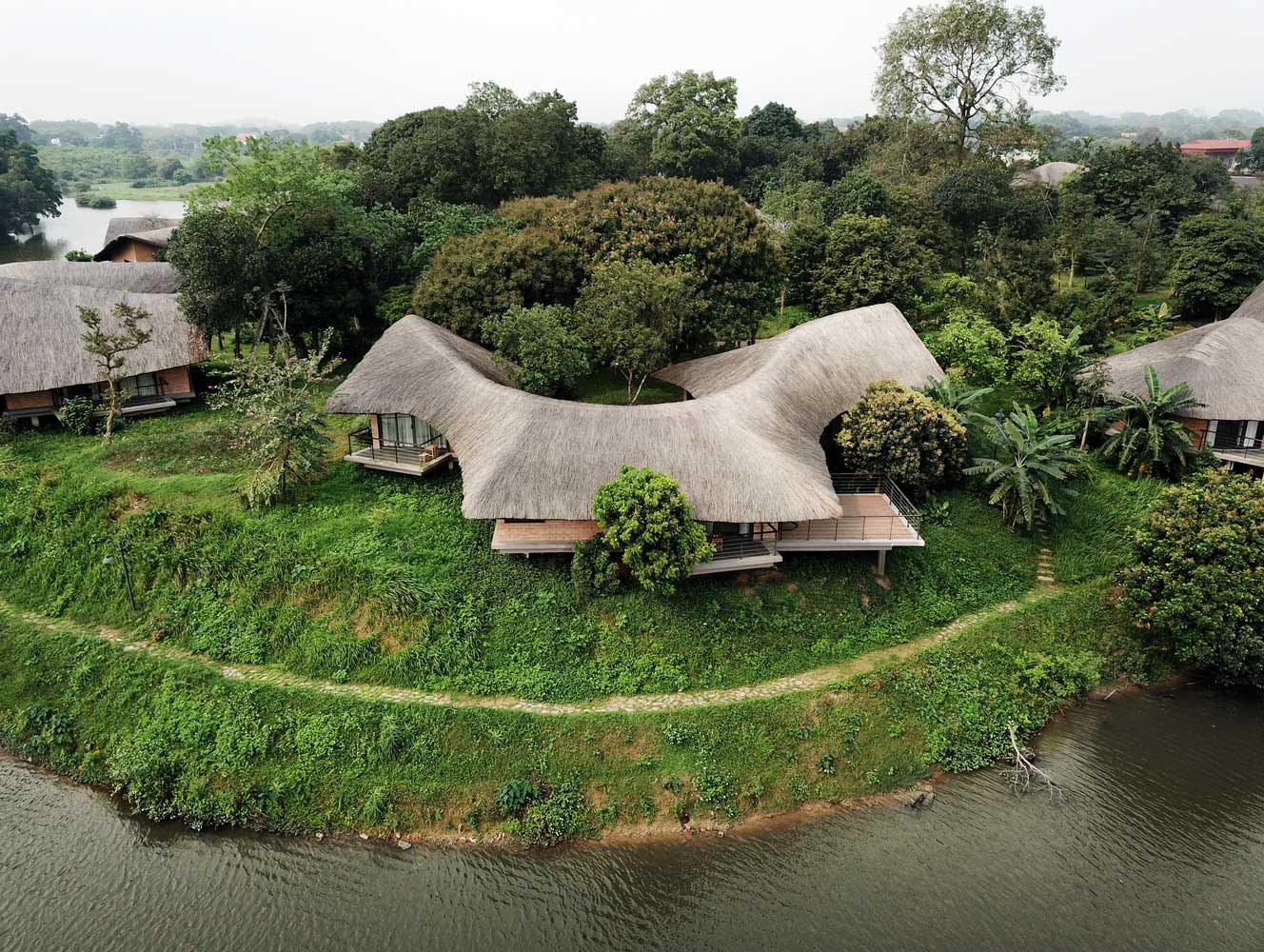 Unique Straw Roof Shape in Contemporary Bungalow