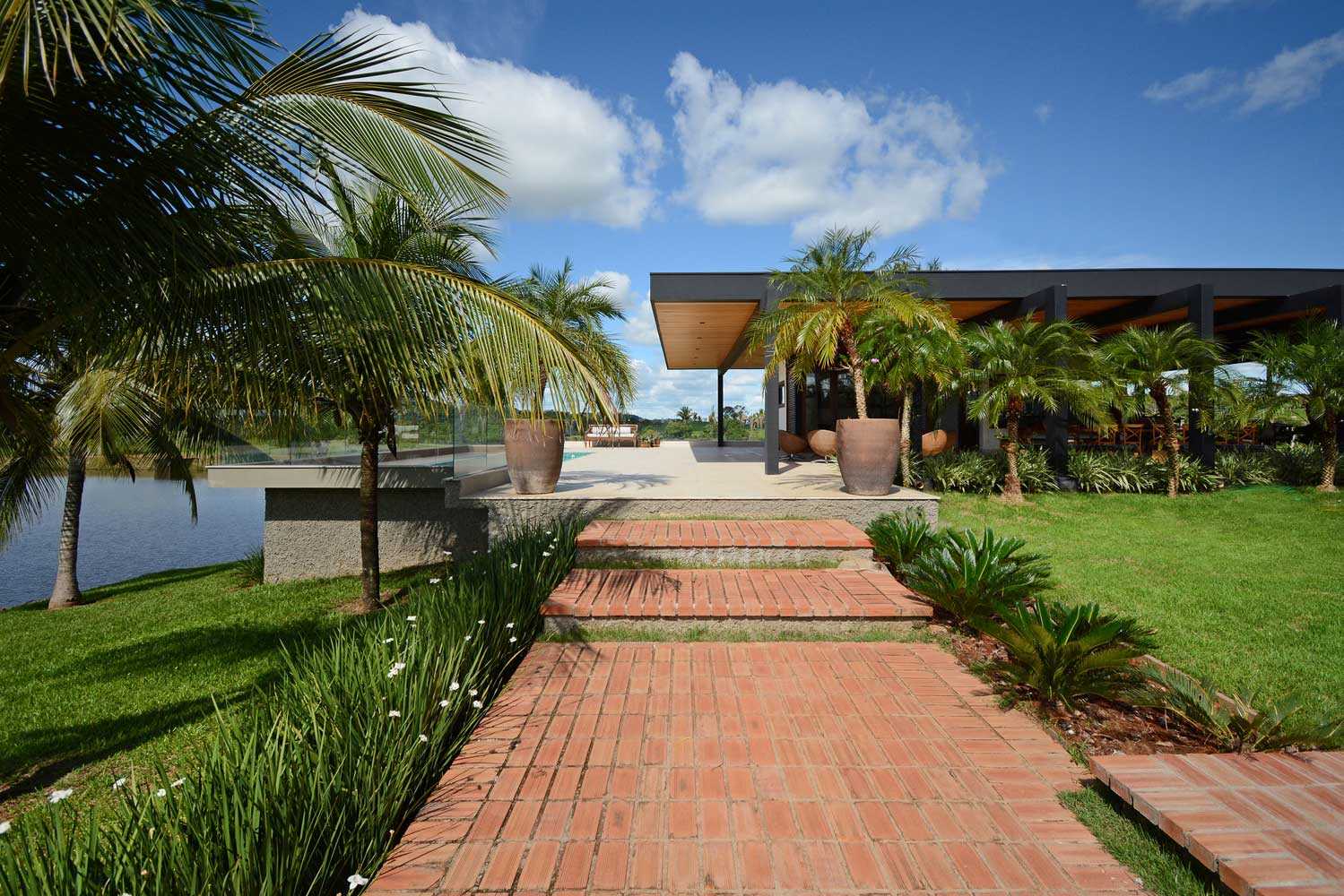 tropical courtyard garden