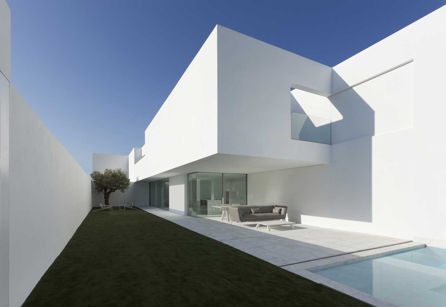 small courtyard designs inside home