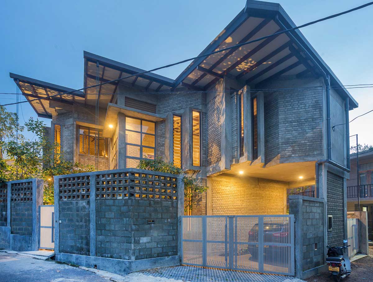 Beautiful Two-Storied Monolithic Brick House
images
PHOTO
design
interior
facade
exterior
layout
plan
