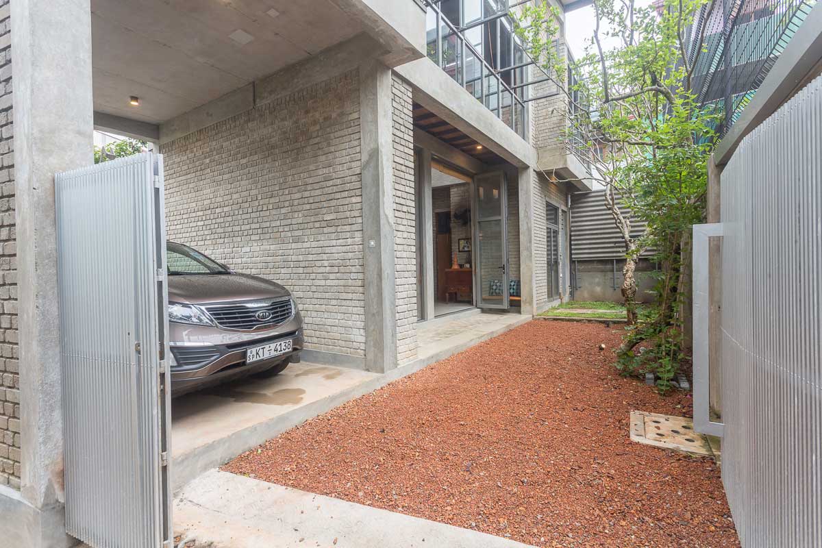 Beautiful Two-Storied Monolithic Brick House
images
PHOTO
design
interior
facade
exterior
layout
plan