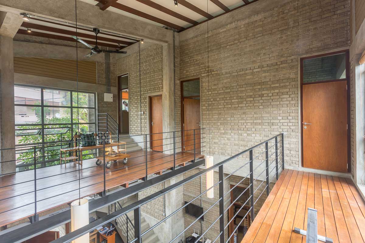 Beautiful Two-Storied Monolithic Brick House
images
PHOTO
design
interior
facade
exterior
layout
plan